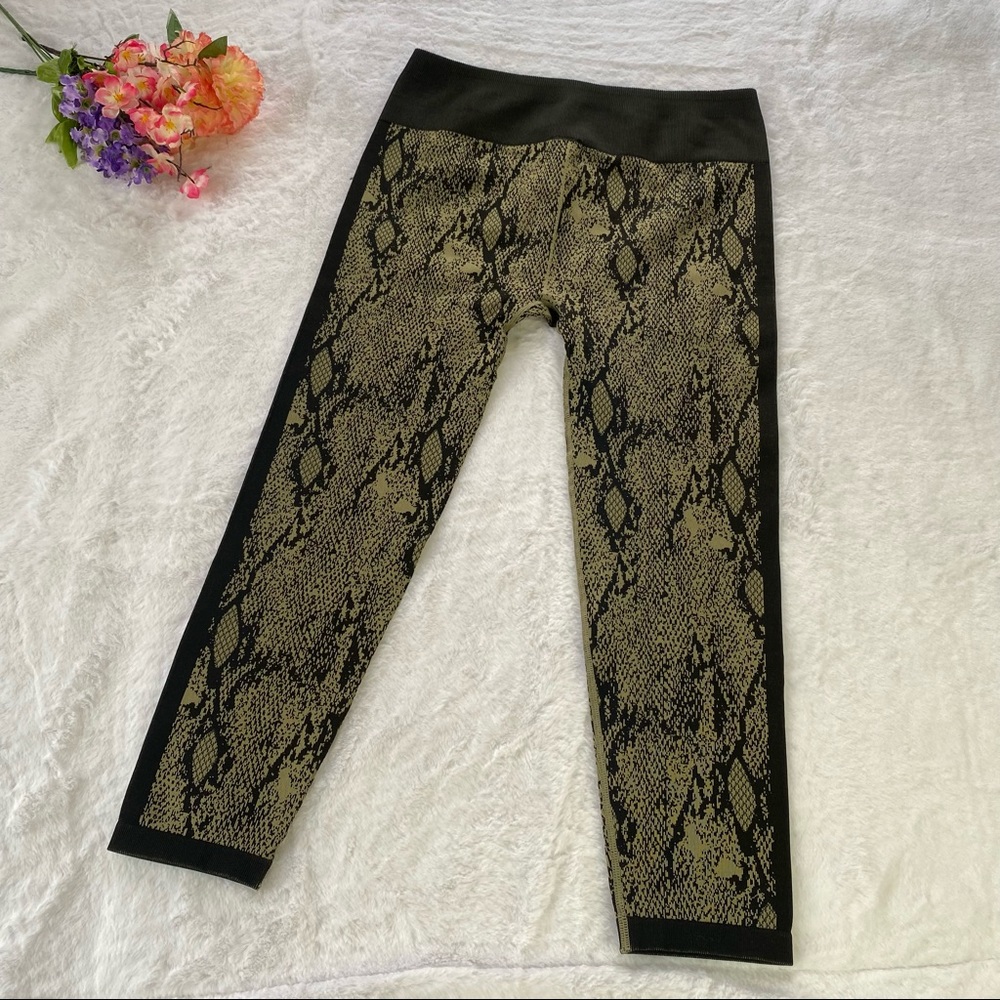Fabletics Snake Reptile Print Crop Black Leggings - image 3